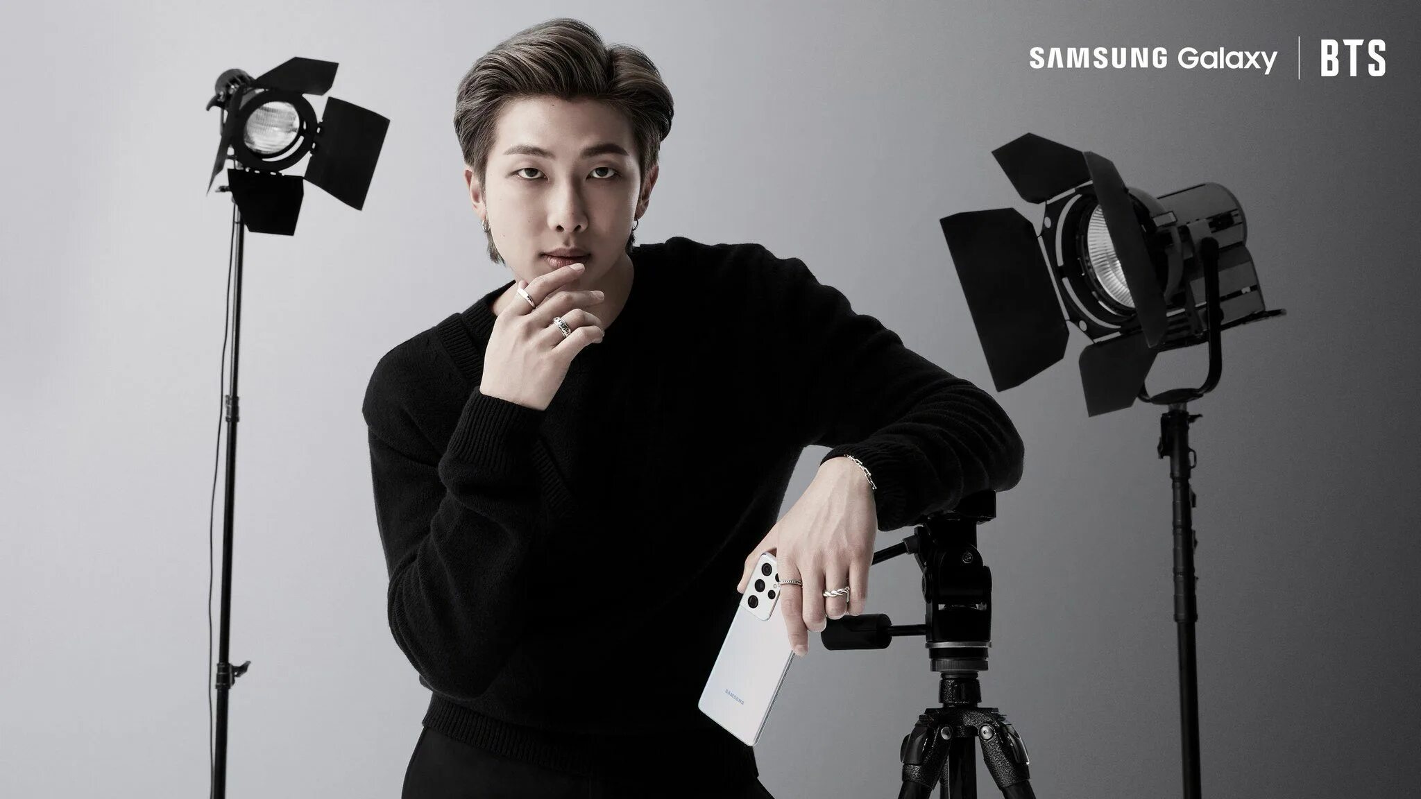 Bts реклама. Намджун 2025. самсунг бтс 2025. rm bts.