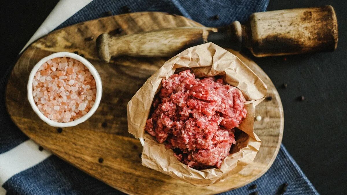 Фарш свиной. Фарш в ассортименте. Мясо фарш. Фарш говяжий. Фарш на английском.