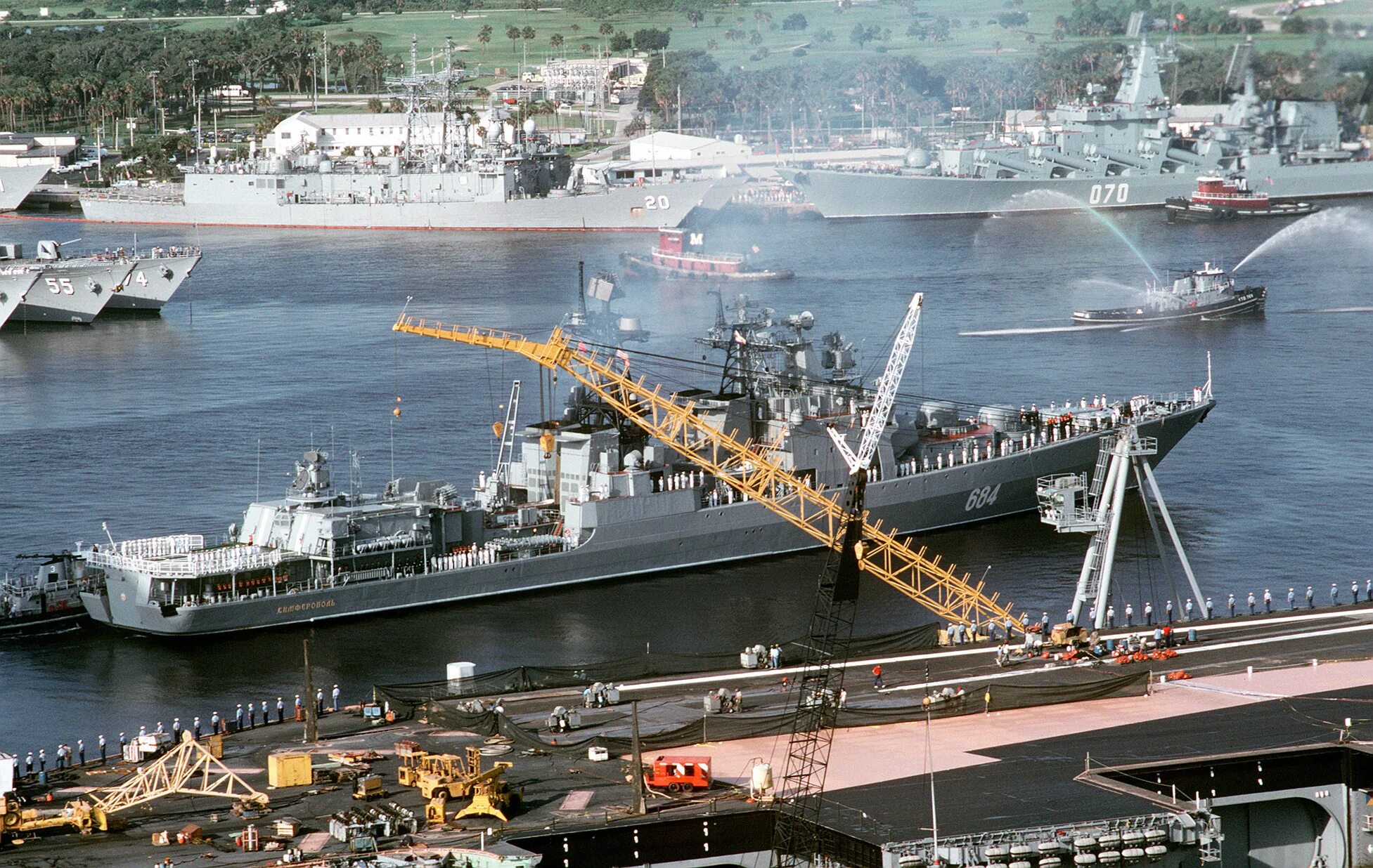 В городе бывшую военно морскую базу. БПК Симферополь. БПК Симферополь Северный флот. Мейпорт военно-морская база. БПК Симферополь 1987-1990.