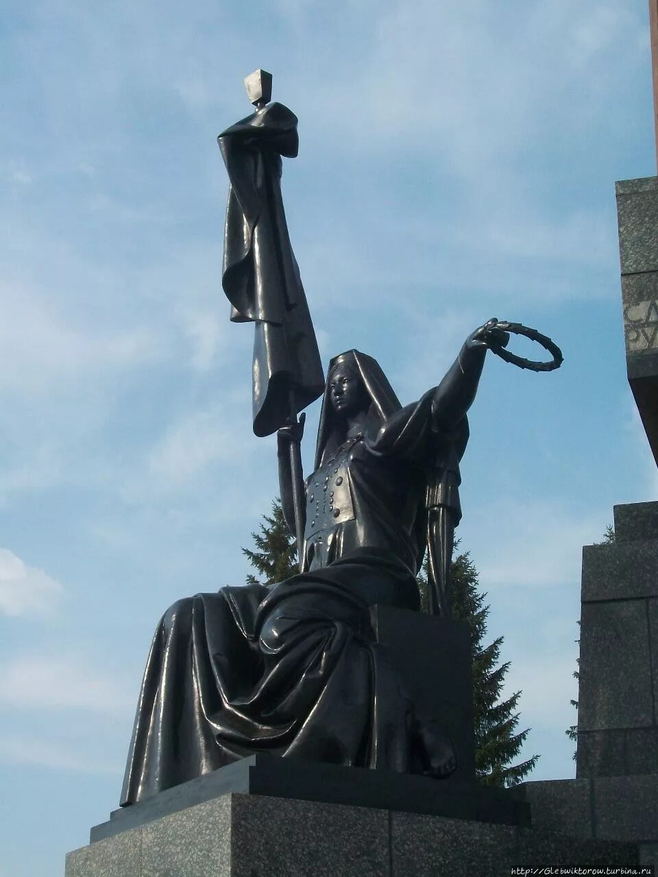 Памятник дружбы народов в твери. Монумент дружбы рисунок. Памятник единению чебоксары монумент. Памятник дружбы религий. Памятник дружбы религий.