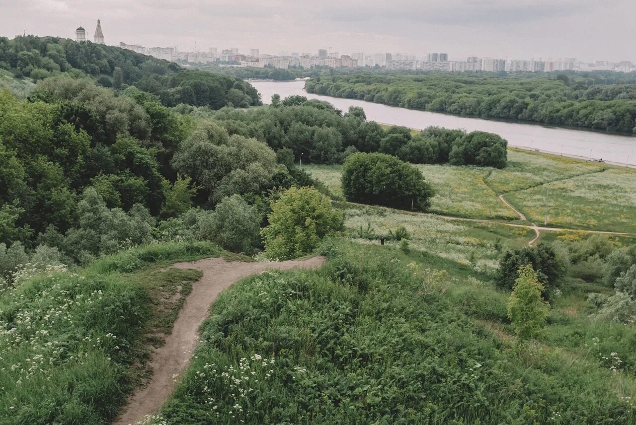 Дьяково коломенское. Храм в дьяково коломенское. Село коломенское 19 век. Деревня дьяково в коломенском. Музей-заповедник коломенское дьяково городище.