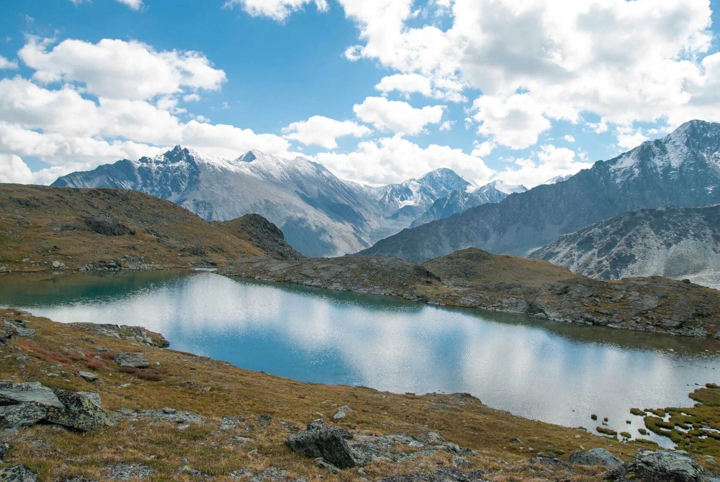 Семь озер вода. Долина семи озер Белуха. Аккемская Долина Алтай. Долина 7 озер Алтай. Алахинское озеро Алтай.