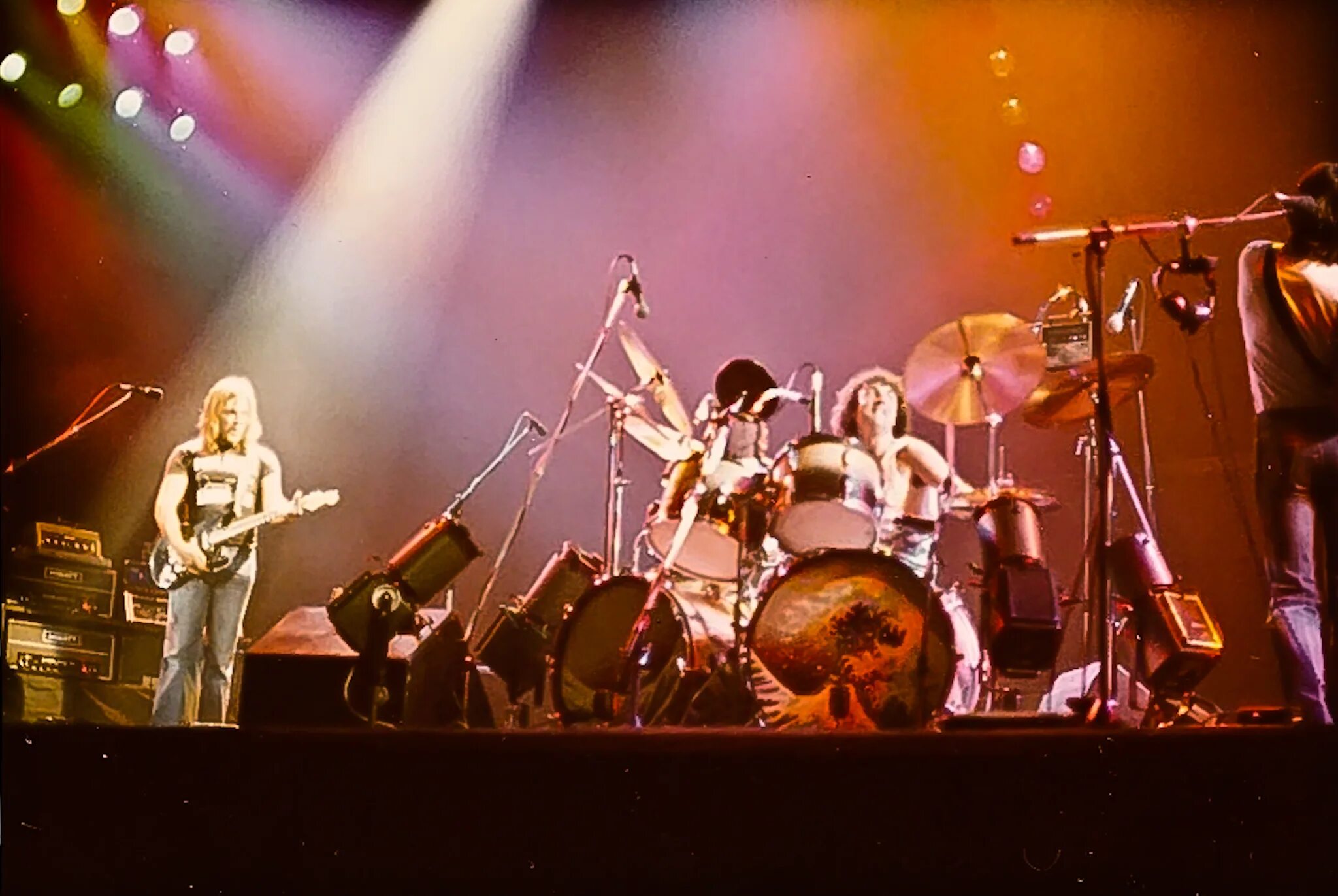 Пинк 1973. Пинк Флойд концерт 1973. Группа Pink Floyd на сцене. Pink Floyd 1973 Live. Рок группы концерт Пинк Флойд.