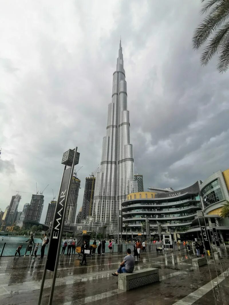 Бывают ли дожди в дубае. Дождь в Дубае. Дождливый Дубай\. Искусственный дождь в Дубае. Бывает ли дождь в Дубае.