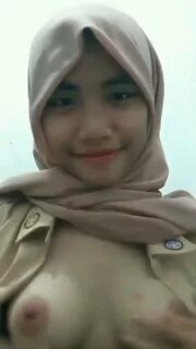 zeynichan56453's tweet video. 