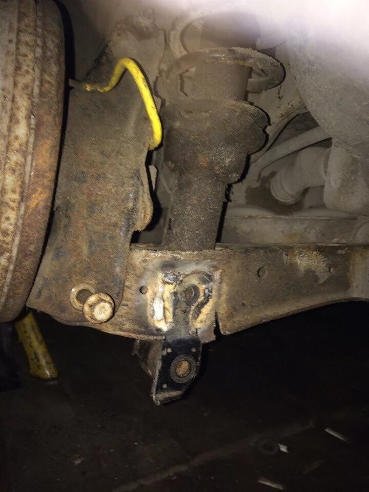 Делают ли развал задних колес. Задний развал на honda civic 2008. honda civic ferio 2001 задние колеса развал. хонда сивик 1994 задний развал. развальный сайлентблок хонда 4д.