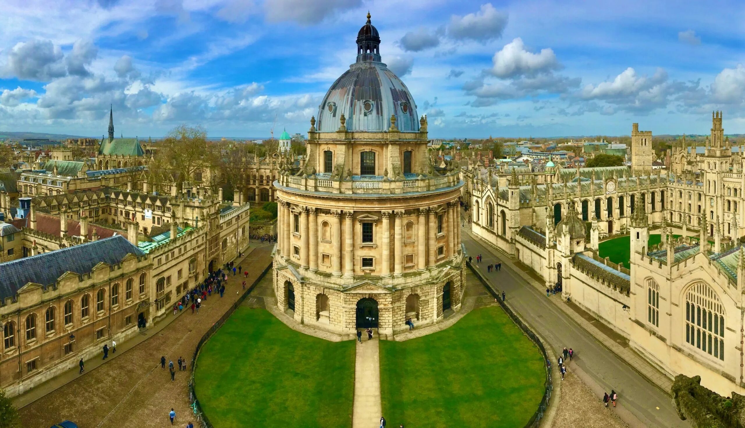 Oxford picture. Оксфордский университет Великобритания. Сити-оф-Оксфорд университет. Оксфорд Британия. 10.University of Oxford (Великобритания)..