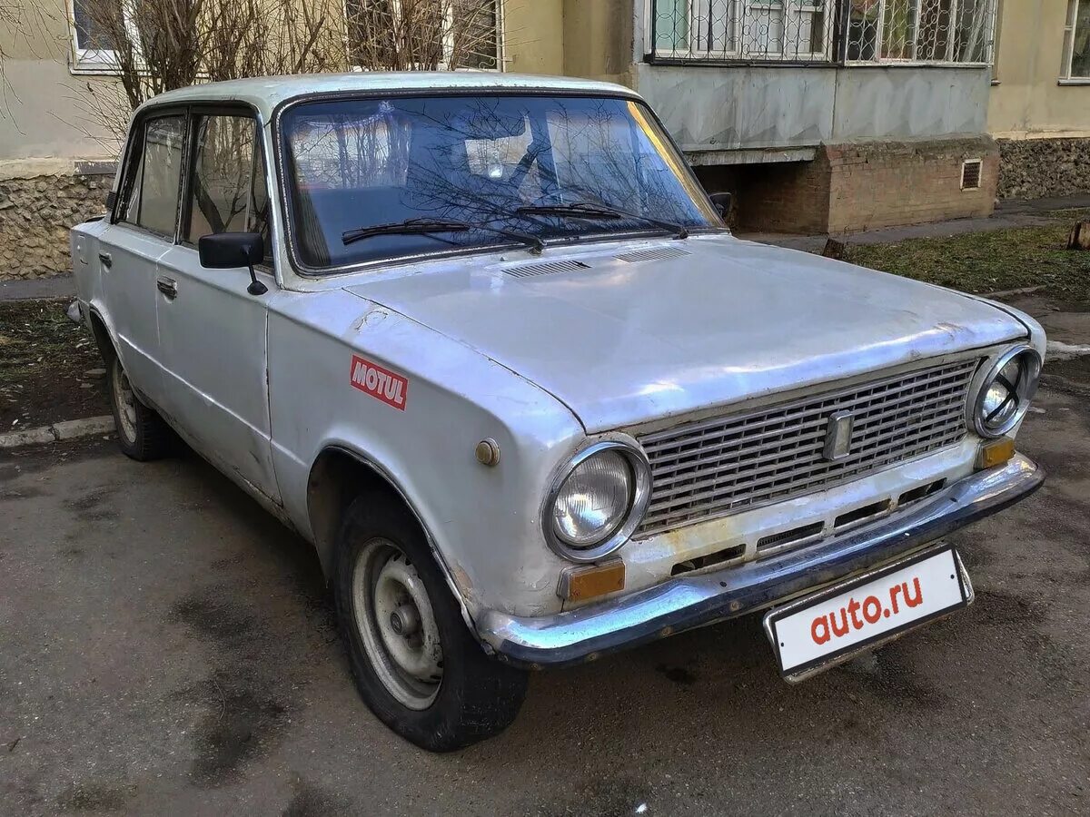 Ваз 2106 красный 1984. Ваз 2101 коричневый. Ваз 2106 1984 года. Ваз 21013 1988. Ваз 2106 желтый 1984.