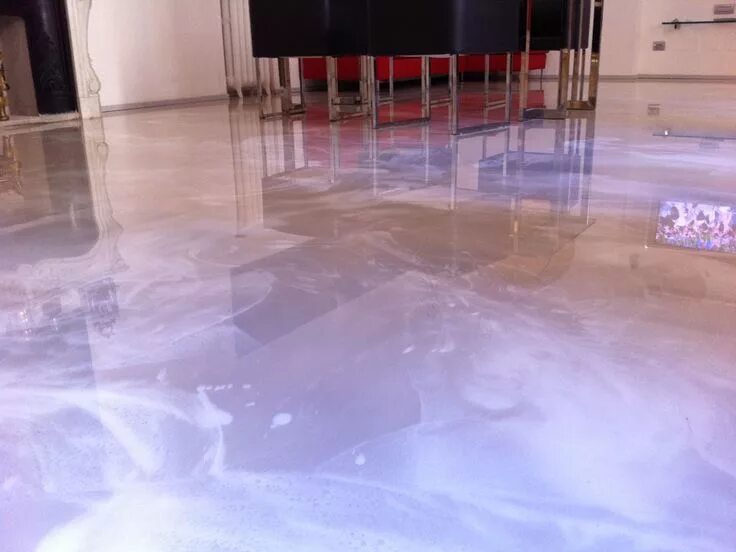 заливной пол мрамор. эпоксидный пол мрамор. заливной пол мрамор. ксилолитовые полы. наливной 3д пол под мрамор.