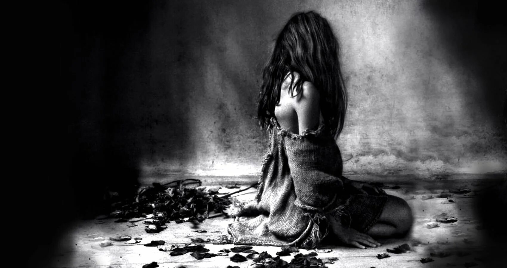 Грустный человек. Отчаяние. Человек под тяжестью. Отчаяние мужчины. Хочу выть от боли.