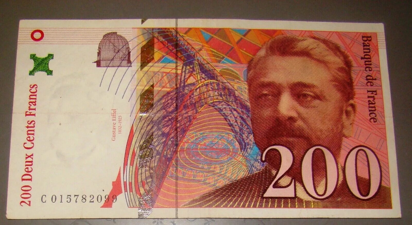 Денежные купюры франции. Французские купюры. Денежная единица франции франк. Франки валюта франция. Французская валюта.