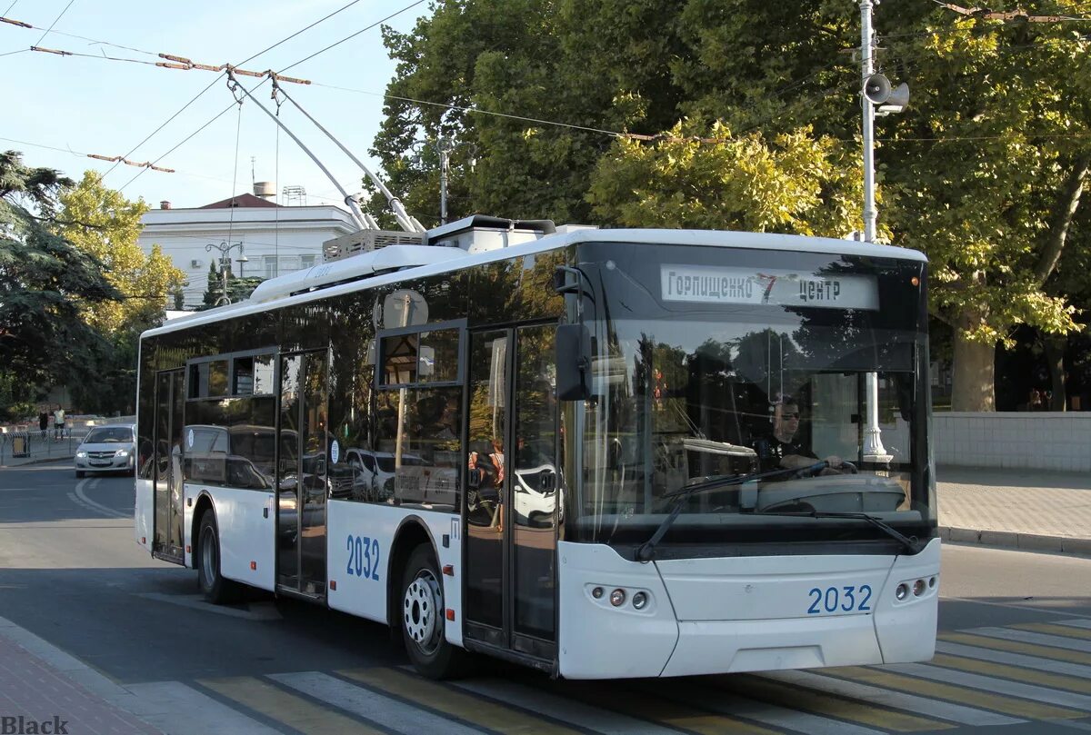 В каком городе выпускают троллейбусы. Троллейбус ЛАЗ е183. ЛАЗ е183а1 Севастополь. Троллейбус ЛАЗ Севастополь. Севастополь ЛАЗ е183а1 2037.