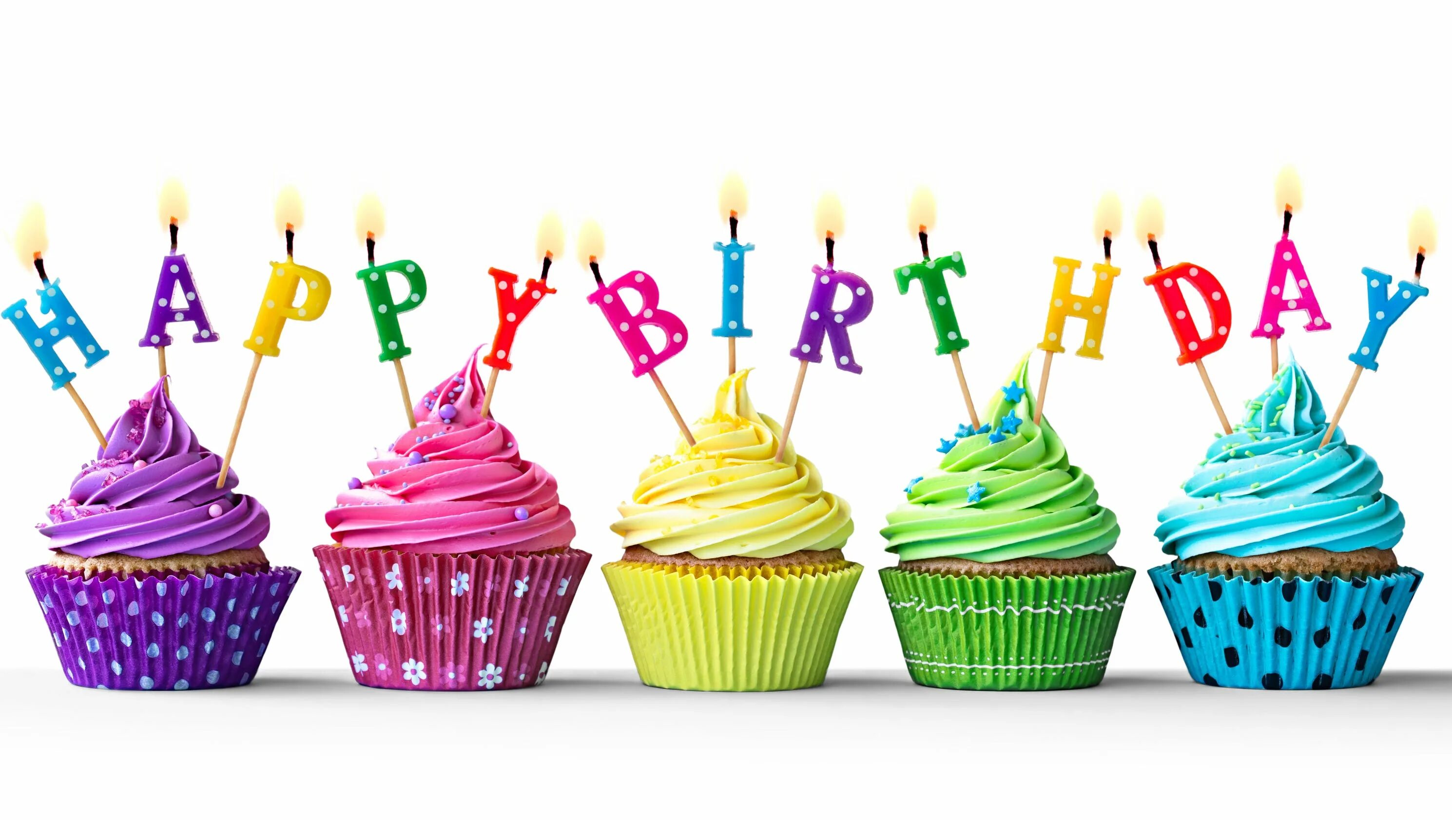 Birthday. Кекс со свечкой. С днем рождения на белом фоне. Кекс праздничный со свечкой. Картинки с днем рождения на белом фоне.