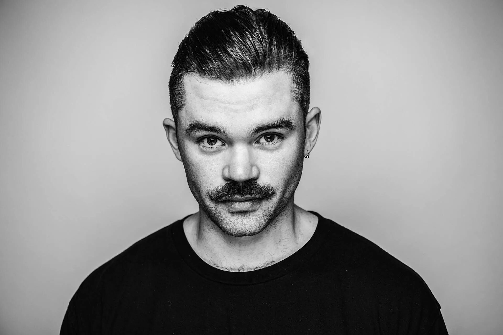 Dom dolla исполнитель. Dom dolla san francisco. Pump the brakes dom dolla. Dom dolla фото. Ленинский певец.