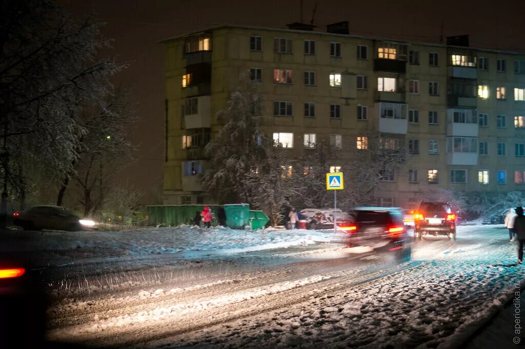 Ночной снегопад в городе Орске. Город Электросталь ночью. Ночная Электросталь зима. Снежный город Мурманск.