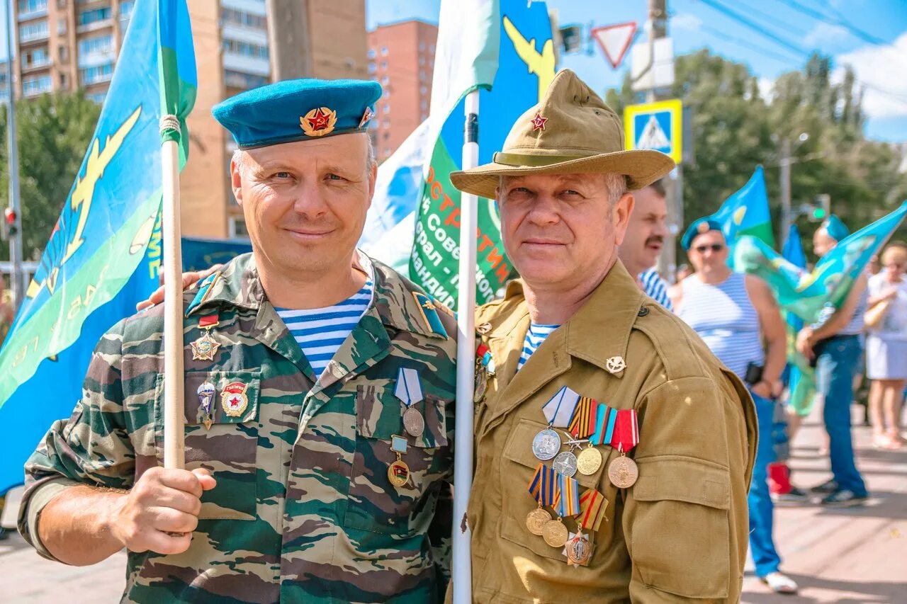 Расплескалась синева десант. ВДВ Киржач. 60 ОДШБР ветераны. Офицеры ветераны ВДВ.