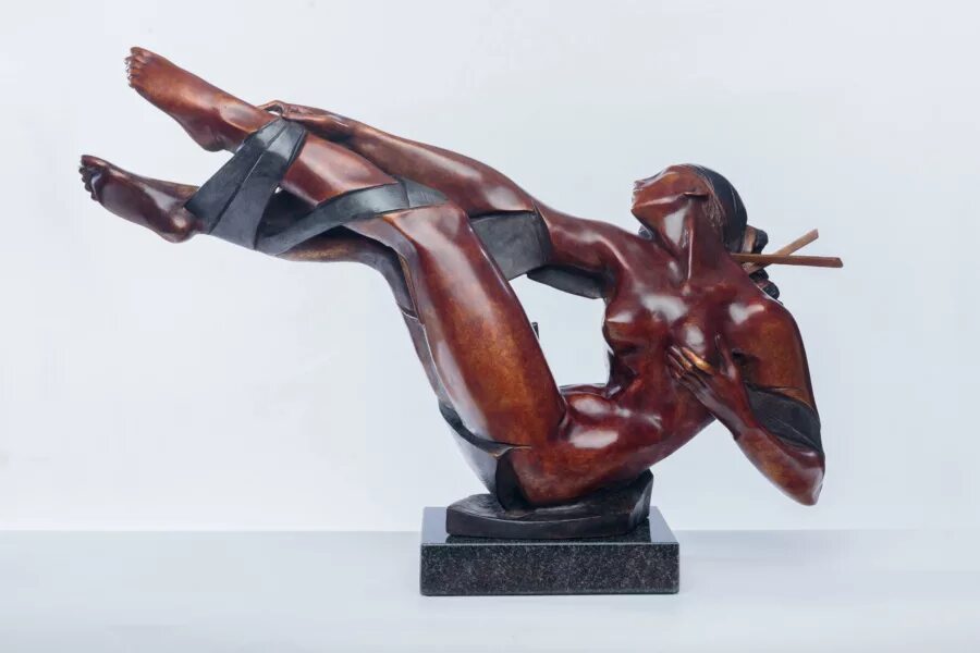 Поиск новых художественных форм. Form and Bronze галерея. Скульптура утро. Бронзовая форма Беговая. Lamp Base in the form of a Bronze Figure of Atlanta.