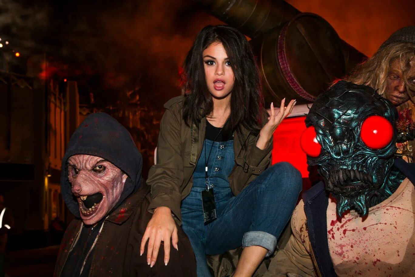 Selena Gomez на Хэллоуин. Хэллоуин последняя часть 2022. Last night horror