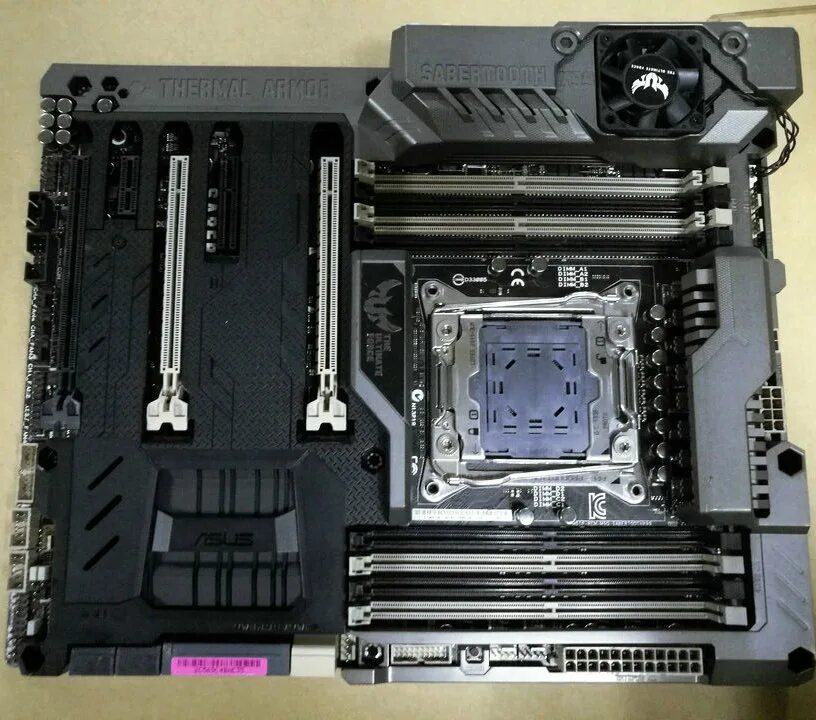 Lga 2011 v4 материнская плата. ASUS Sabertooth x99. LGA 2011 v3. Сокет 2011 v3. X99 v3.