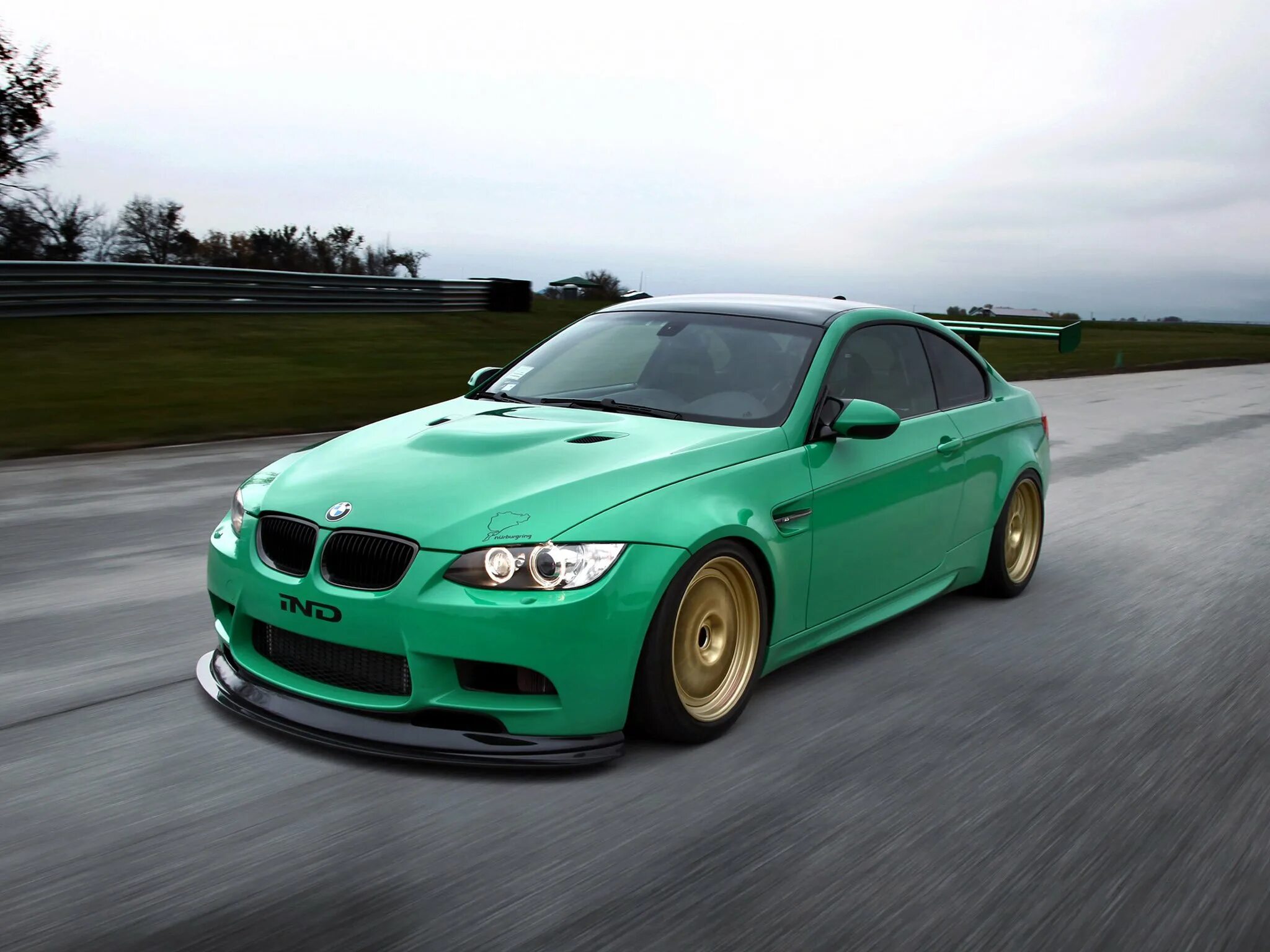 Bmw m4 2021 green. Зеленая bmw e92. Bmw m3 зеленая. Bmw m4 салатовая. Bmw m3 2021 изумрудный.