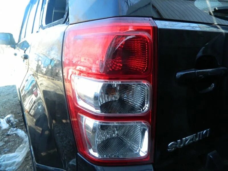Витара снимаем задний фонарь. Фонари grand vitara. Витара снимаем задний фонарь. Витара снимаем задний фонарь. Задние фонари сузуки гранд витара 2003.