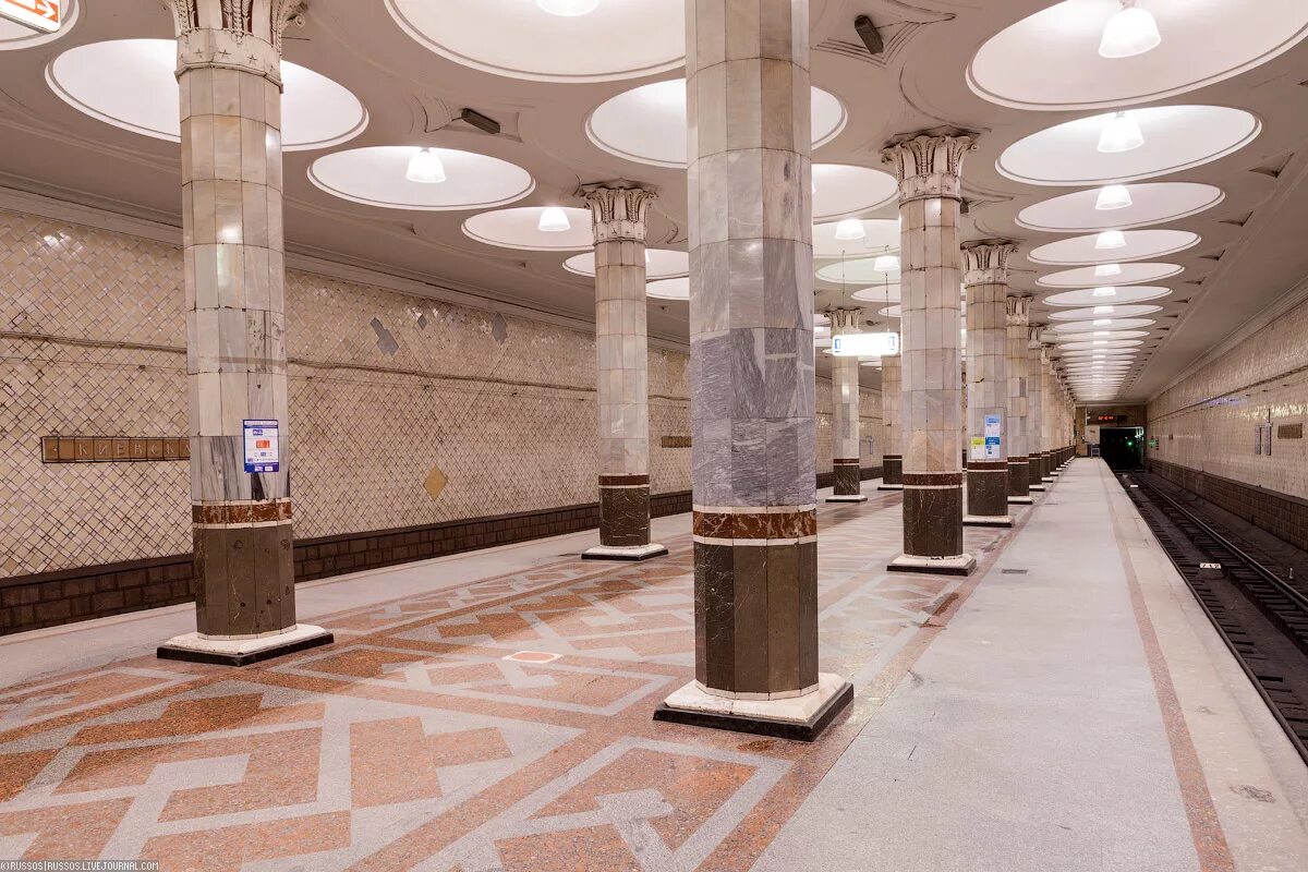 метро киевская филевская линия. вестибюль с филевской линией на киевской. станция киевская филевской линии. станция киевская 1937. метро киевская филёвская линия.