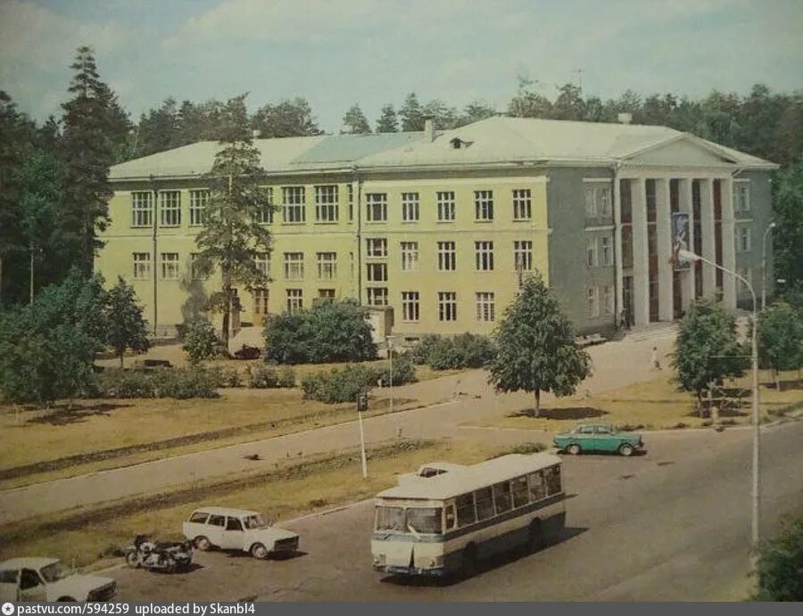 ДК Восход Димитровград. Старый Димитровград Мелекесс. Димитровград в 90. Димитровград старый город.