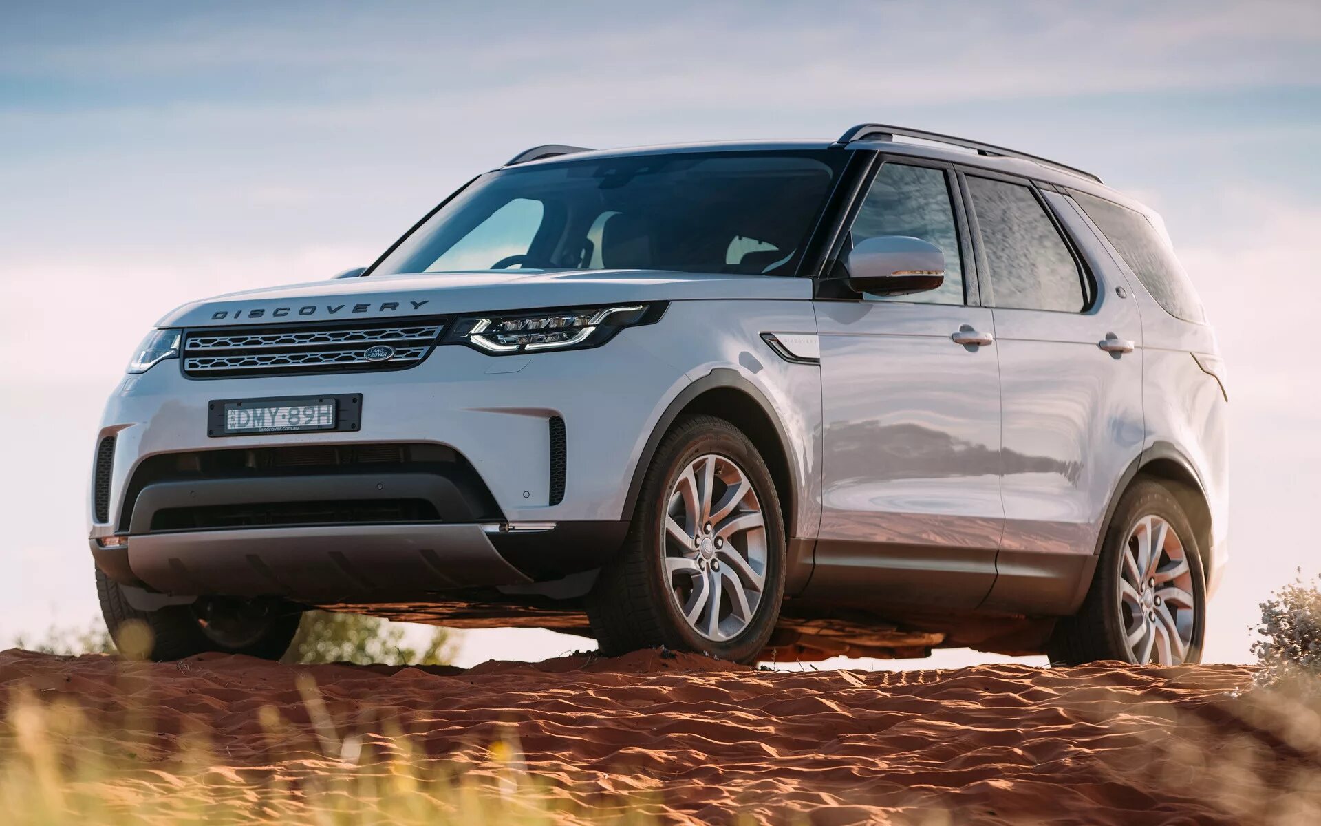 Дискавери 18. Land Rover Discovery 2022. Ленд Ровер Discovery 2017. Ленд Ровер Дискавери 4 2017. Ленд Ровер Дискавери 2021.