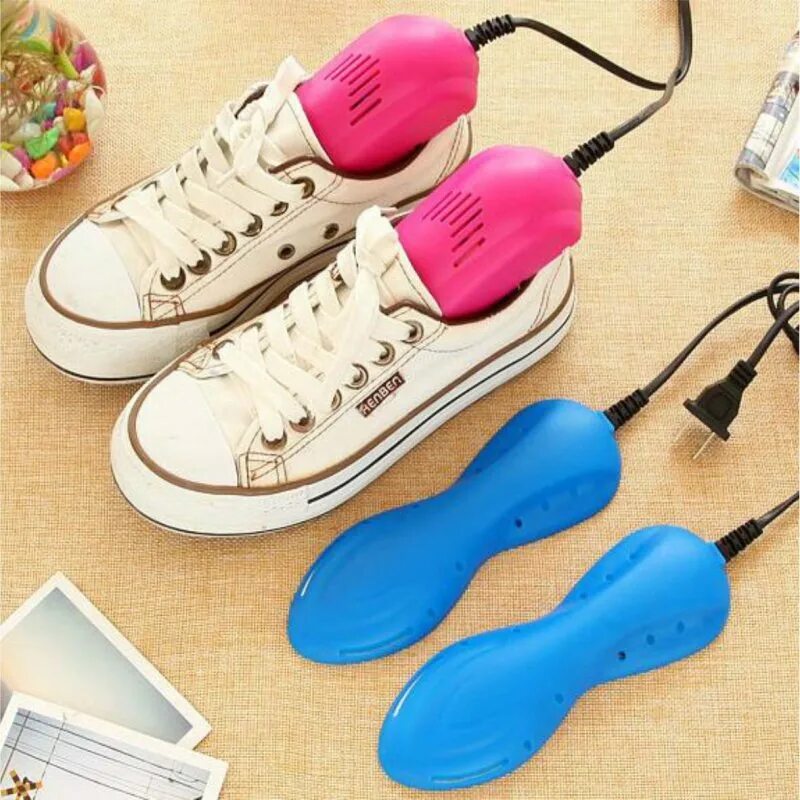 Высушить обувь изнутри. Сушка обуви газетой. Про обувь. Обувь изнутри. Как быстро высушить обувь.