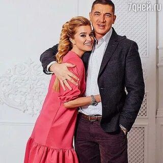 Как зовут мужа ксении