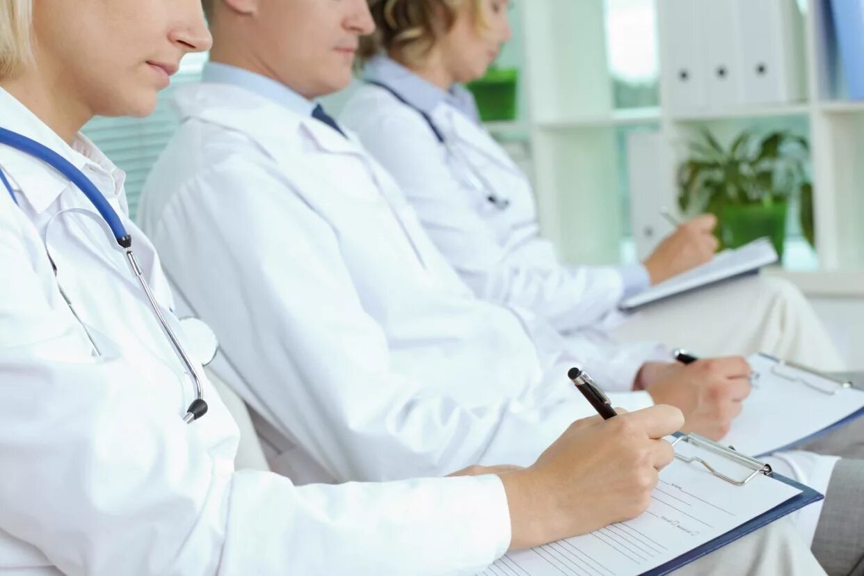 удостоверение курсов повышения квалификации классного руководителя. удостоверение механика контролера технического состояния. удостоверение о повышении квалификации 1995 года. квалификация медработников. сертификат среднего медицинского персонала.