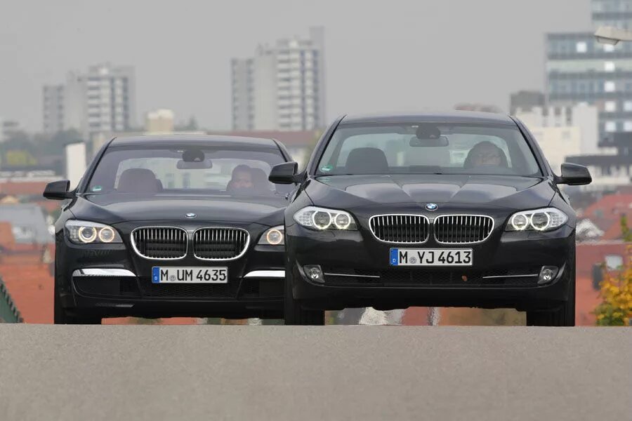 65 v 10. BMW 7 f10. BMW f01 vs f10. E65 vs f01. BMW f10 vs BMW f01.