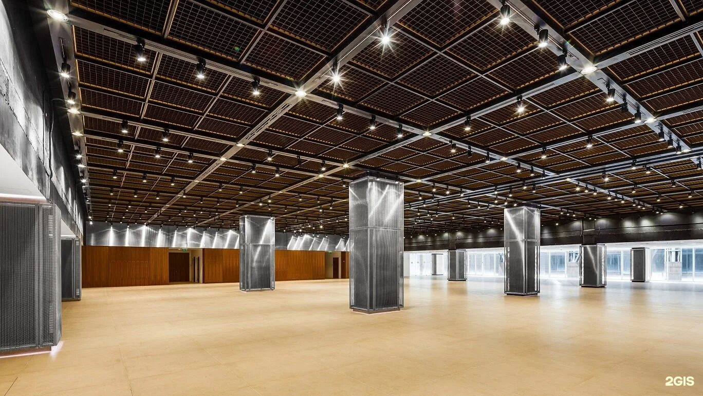 Помещение выставочный центр. Помещение выставочный центр. Пустой павильон. Проект интерьера выставочного пространства. Помещение выставочный центр.