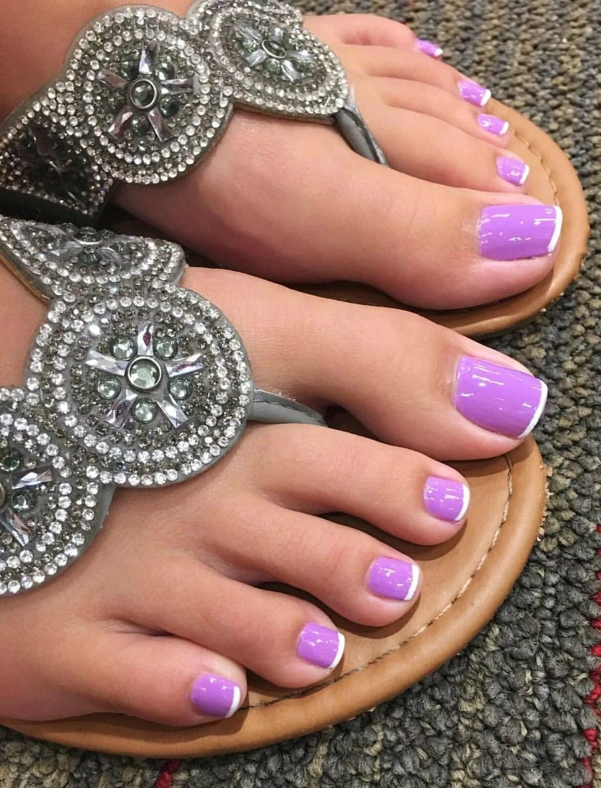 Eyecandytoes. Красивый педикюр. Женский педикюр. Педикюр фиолетовый.