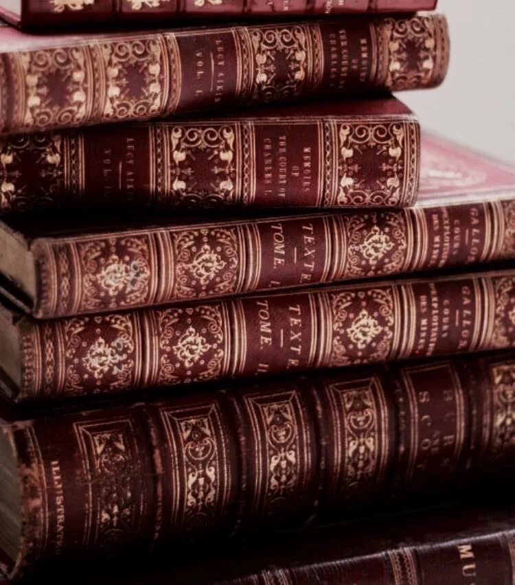 Книга бурый. Книги эстетика. книга для…. эстетика книг зелёных. обложка книги эстетика.