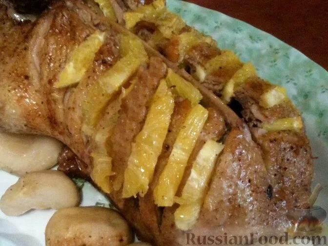 Рецепт запеченная утка в тесте. Утка в тесте запеченная. гусь в тесте запеченный в духовке фото. утка фаршированная блинами в духовке.