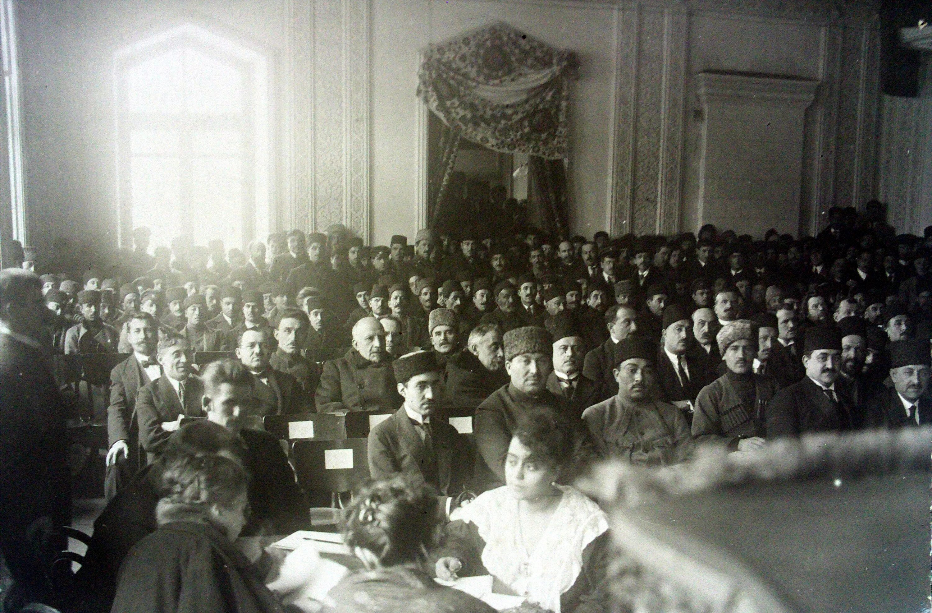 Первый в республике национальный. Закавказский Сейм 1918. Национальное собрание Азербайджана 1918. Азербайджанская Демократическая Республика (1918 - 1920 гг.). Азербайджанская Демократическая Республика 1918.