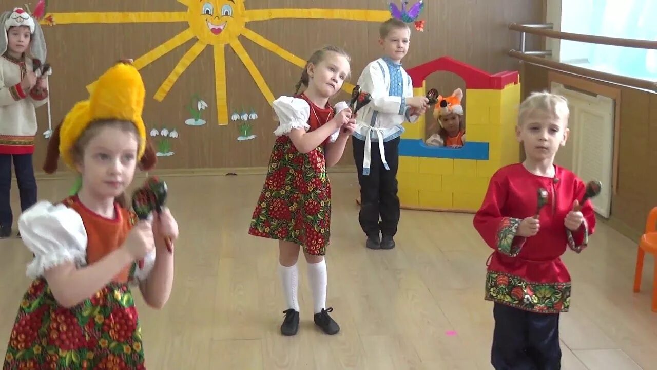 Танец с ложками в детском саду. Народные танцы в детском саду. Танцевальные костюмы в детском саду. Дети танцуют русские народные танцы в детском саду. Танец с ложками музыка