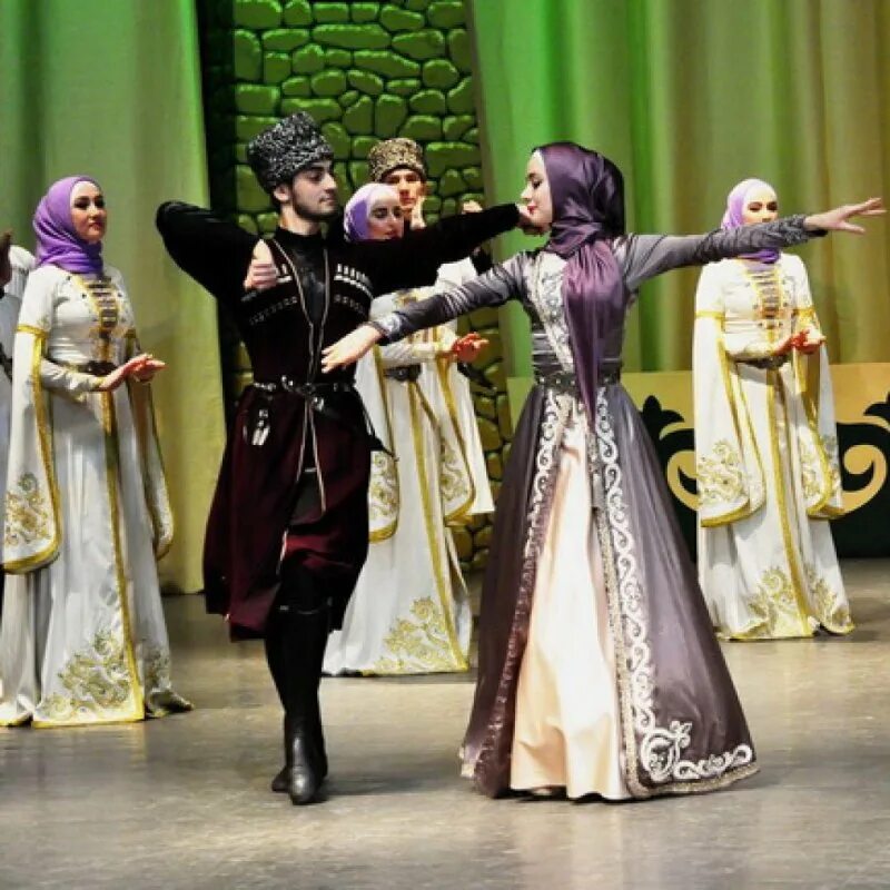 Вайнах групп. Чеченский ансамбль вайнах. ансамбль вайнах грозный. ансамбль чеченского танца вайнах. чеченский государственный ансамбль народного танца «вайнах».