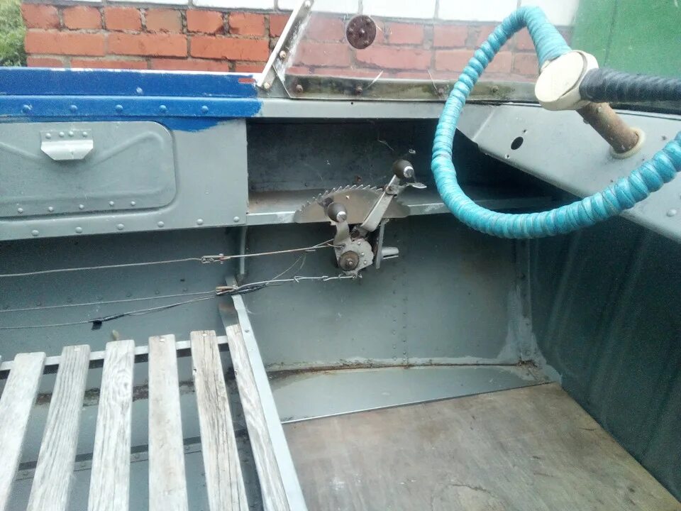 Установка дистанционного управления на лодку