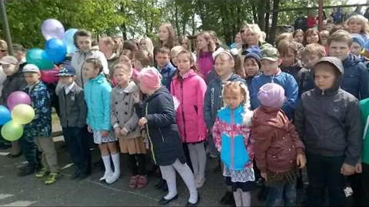 Подслушано г белая холуница. Школа №2 белая Холуница. Школа Десяткова белая Холуница. Площадь города белая Холуница. Белая Холуница школа