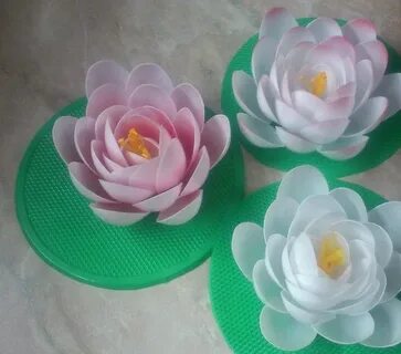 Пластиковые кувшинки