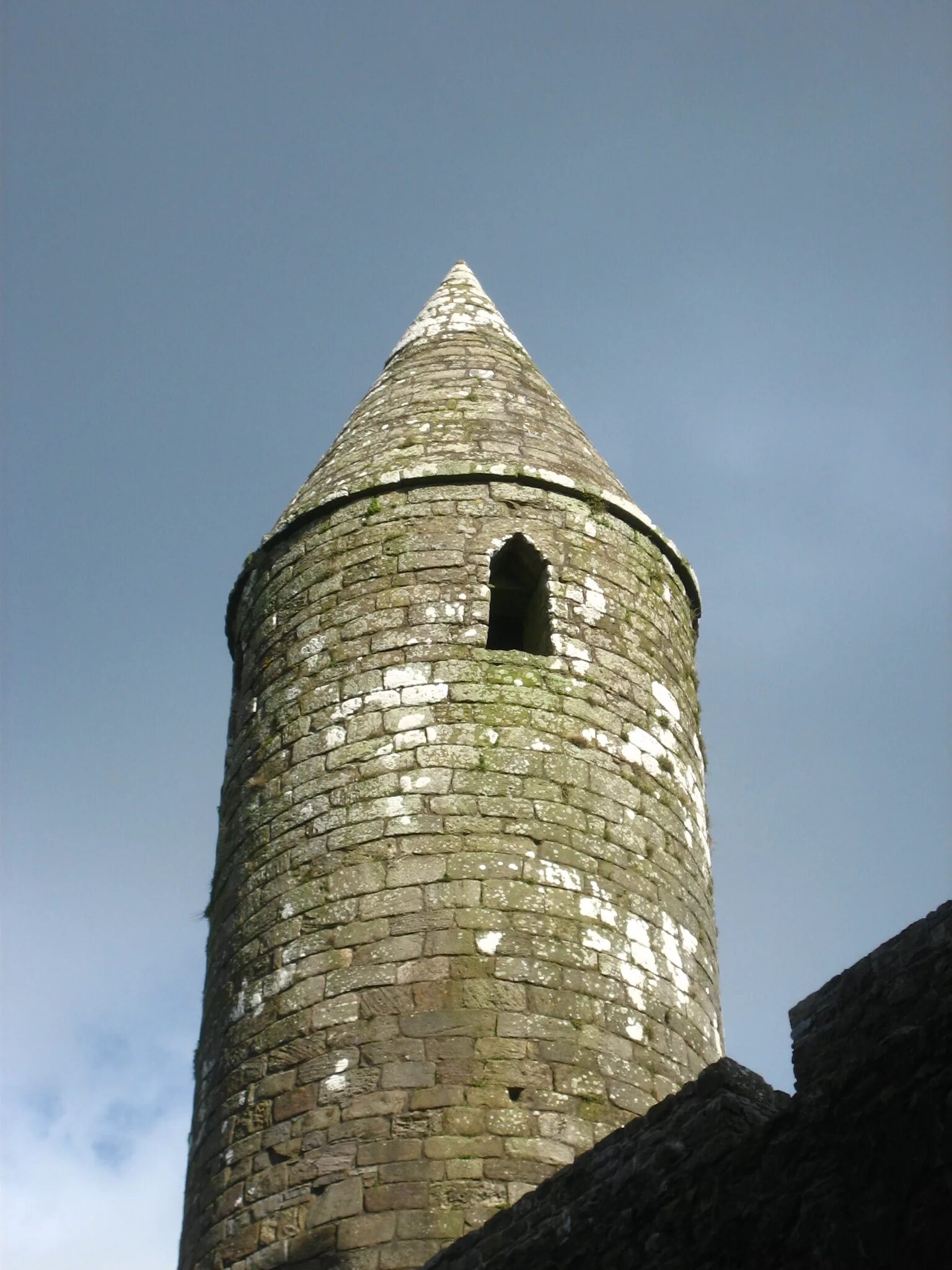 Round tower. Круглые башни Ирландии. Хилдехарой башня. Башня принца Руперта.