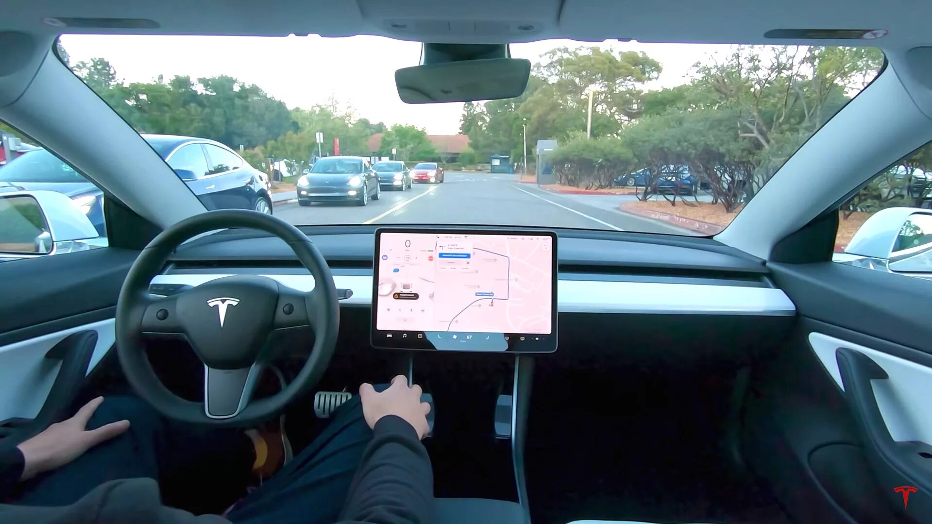 Автономен ли человек. Tesla model 3 Автопилот. Бортовой компьютер Тесла model 3. Tesla model s Автопилот. Беспилотная Тесла.