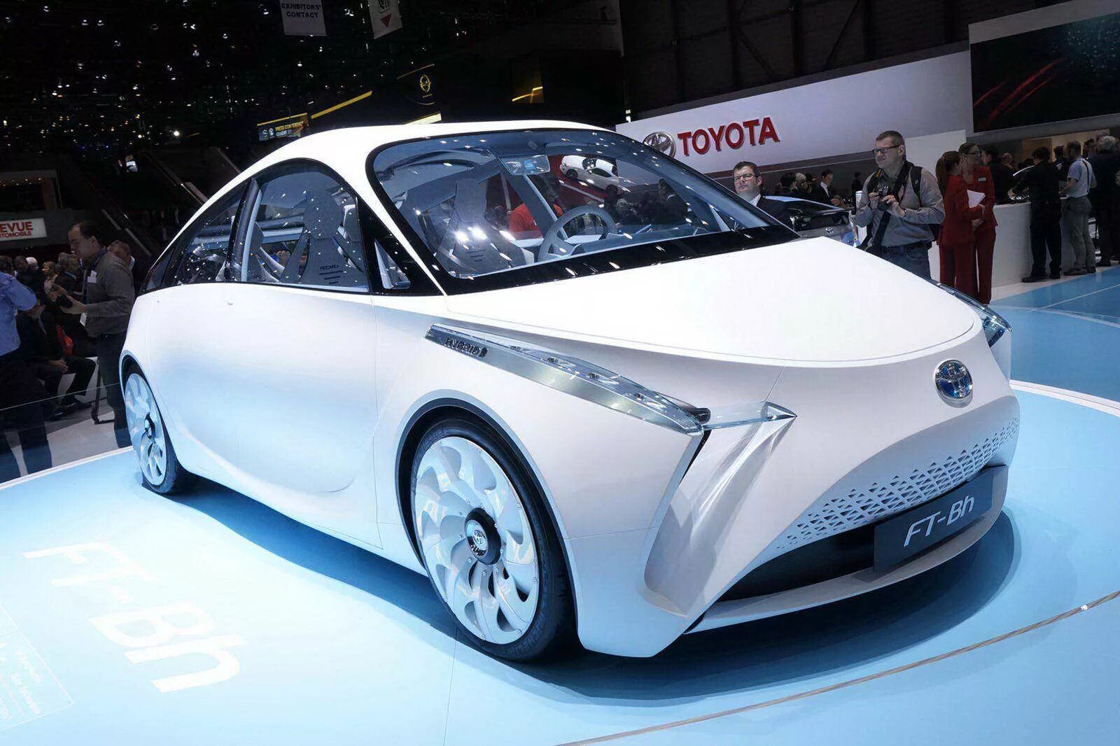 Самые лучшие гибриды. Toyota ft-BH. Тойота Женевский автосалон. Toyota Hybrid car. Гибридный автомобиль концепт кар.