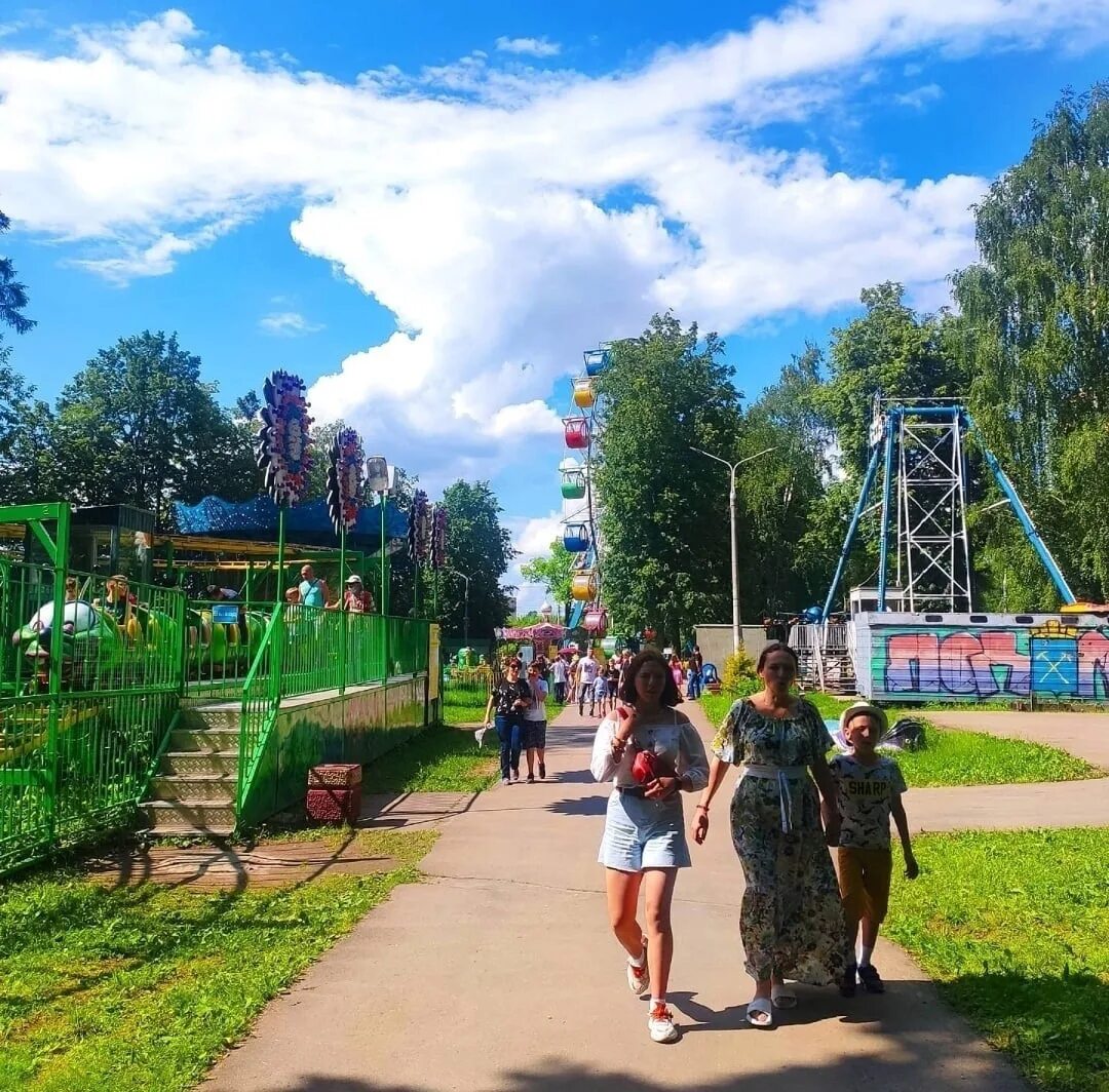 В подольске на сегодня по часам. Парк Талалихина Подольск. Парк Талалихина Подольск аттракционы. Аттракционы в Подольске в парке Талалихина. ПКИО Талалихина Подольск.