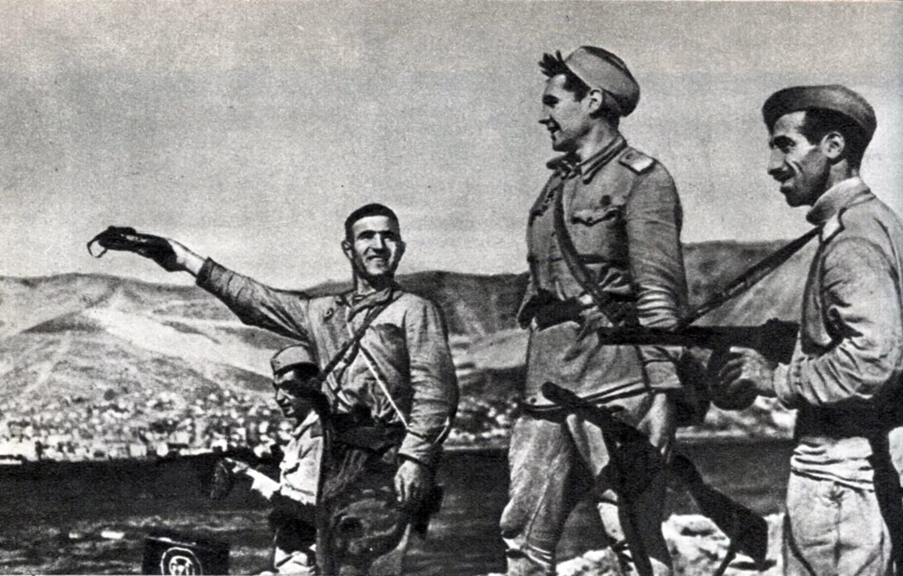 10 октября 1943. Запорожская наступательная операция 10-14 октября 1943 г. 25 июля 1942 года началась битва за кавказ. Мелитопольская наступательная операция 26 сентября 5 ноября 1943 г. Новороссийско-таманская операция 1943 года.