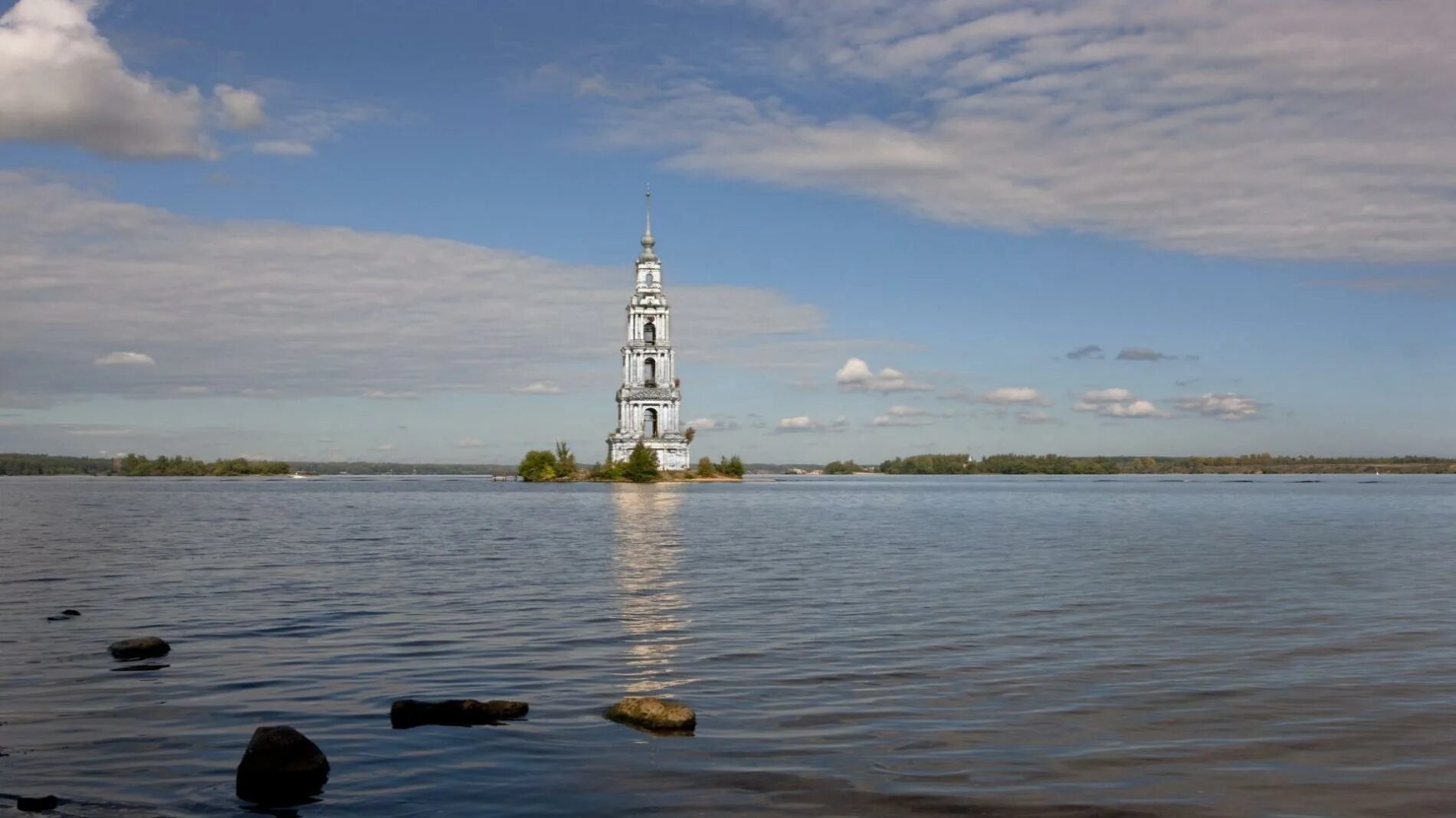 Места на рыбинском. Рыбинское водохранилище Рыбинск. Остров Копринский Рыбинское водохранилище. Рыбинка Рыбинское водохранилище. Ларионовский мыс Рыбинское водохранилище.