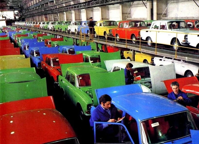 Камаз набережные челны. Город в котором ранее находился автомобильный завод. Город в котором ранее находился автомобильный завод. Камский автомобильный завод камаз 1969. Завод зил в 1990.