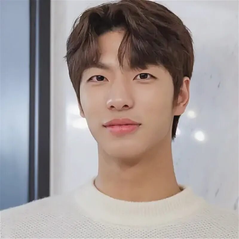 Stray kids changbin. Чан бин 2023. Чанбин 2023 stray kids. Чанбин с длинными волосами. Stray kids чанбин улыбка.